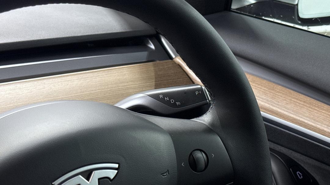 2023 Tesla Model 3 Long Range, Automatic, 75002 km, Gear Lever 
