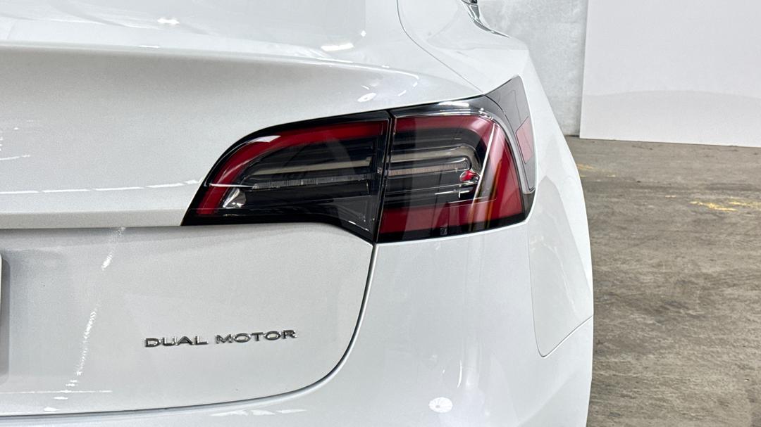 2023 Tesla Model 3 Long Range, Automatic, 75002 km, Badge (Boot Right Side)