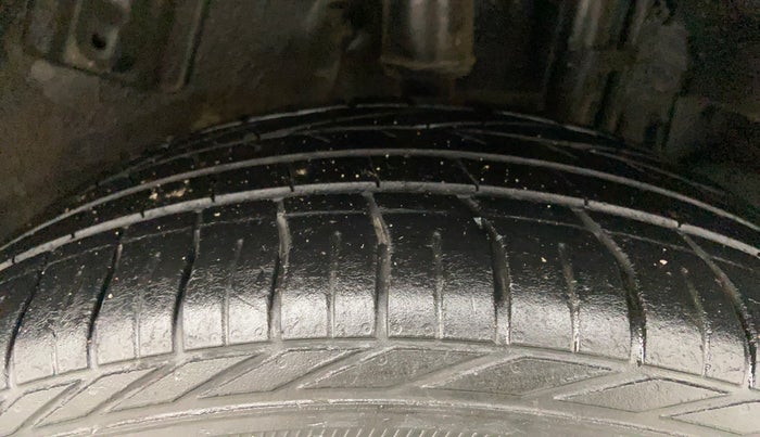 2020 Tata NEXON XZ PLUS (O) DIESEL DUAL TONE, Diesel, Manual, 51,910 km, Left Rear Tyre Tread