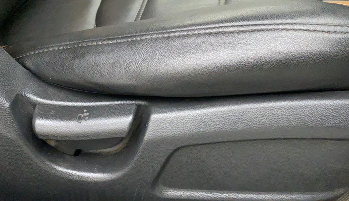2018 Hyundai Elite i20 MAGNA EXECUTIVE 1.2, CNG, Manual, 64,144 km, Driver Side Adjustment Panel