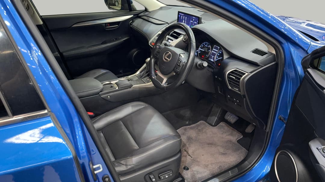 2017 Lexus Nx300 Luxury (AWD), Automatic, 113397 km, Right Side Front Door Cabin View