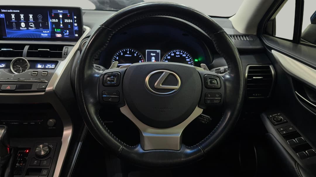 2017 Lexus Nx300 Luxury (AWD), Automatic, 113397 km, Steering Wheel Close-up