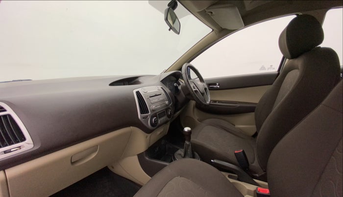 2011 Hyundai i20 SPORTZ 1.2, Petrol, Manual, 95,326 km, Right Side Front Door Cabin