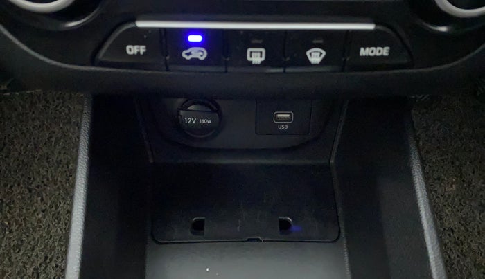 2019 Hyundai Creta SX 1.6 PETROL, Petrol, Manual, 20,920 km, Dashboard - Charger not working