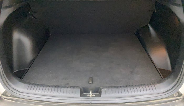 2019 Hyundai Creta SX 1.6 PETROL, Petrol, Manual, 20,920 km, Boot Inside