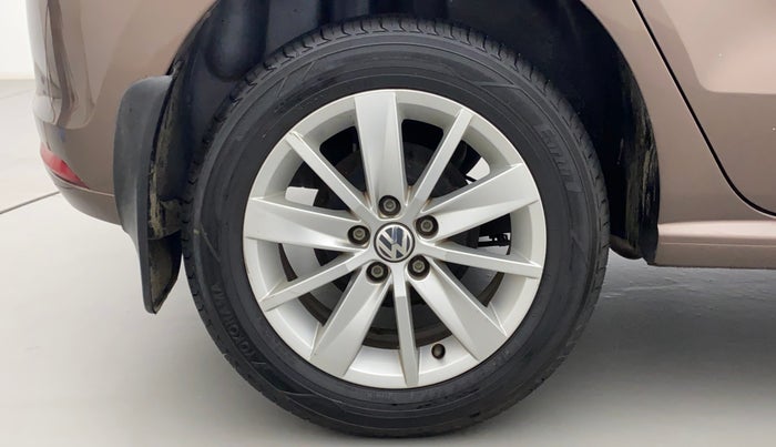 2016 Volkswagen Polo HIGHLINE1.2L, Petrol, Manual, 37,883 km, Right Rear Wheel