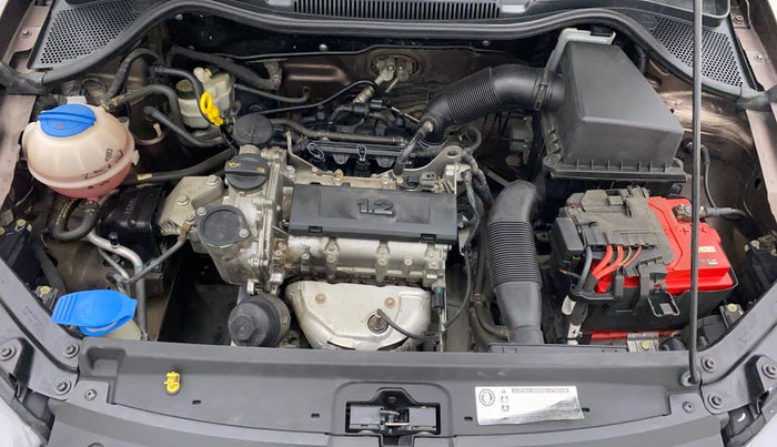 2016 Volkswagen Polo HIGHLINE1.2L, Petrol, Manual, 37,883 km, Open Bonet
