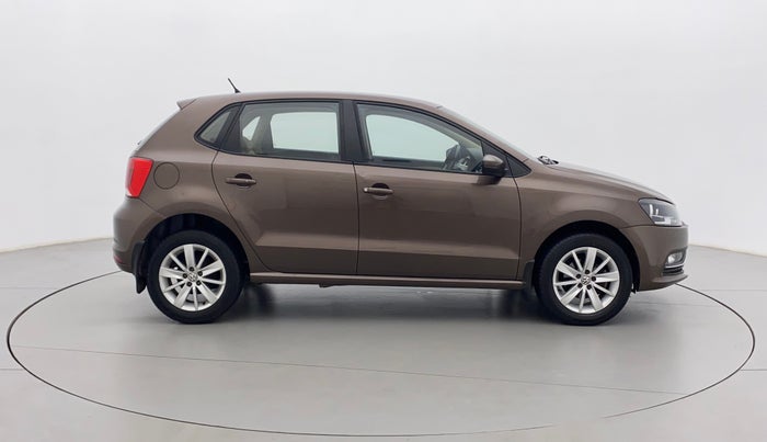 2016 Volkswagen Polo HIGHLINE1.2L, Petrol, Manual, 37,883 km, Right Side View