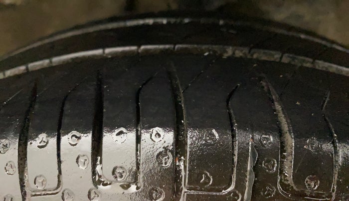2017 Maruti Alto K10 VXI, Petrol, Manual, 35,468 km, Right Front Tyre Tread