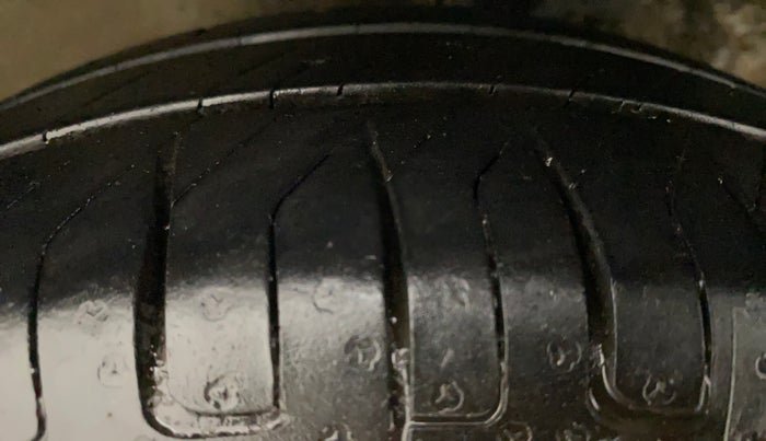 2017 Maruti Alto K10 VXI, Petrol, Manual, 35,468 km, Left Front Tyre Tread
