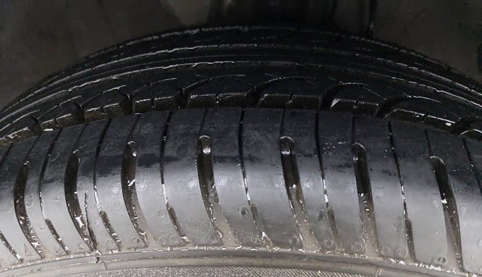 2014 Hyundai i20 SPORTZ 1.2 VTVT, Petrol, Manual, 72,908 km, Right Front Tyre Tread