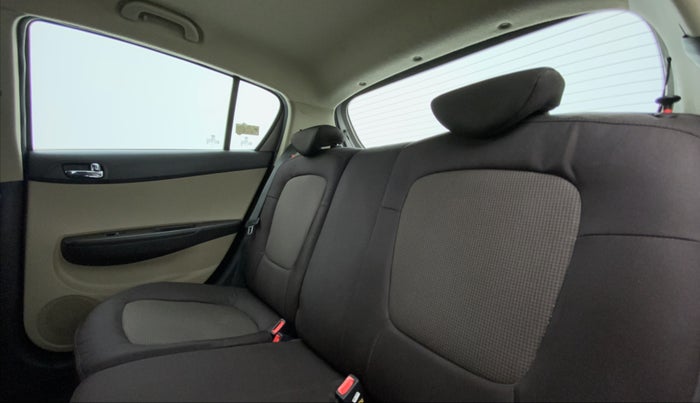 2014 Hyundai i20 SPORTZ 1.2 VTVT, Petrol, Manual, 72,908 km, Right Side Rear Door Cabin