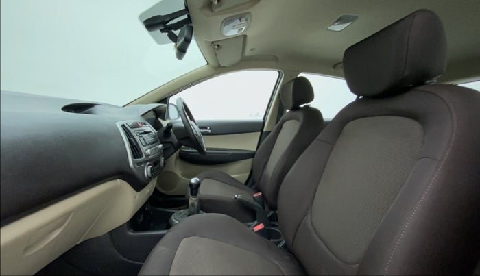 2014 Hyundai i20 SPORTZ 1.2 VTVT, Petrol, Manual, 72,908 km, Right Side Front Door Cabin