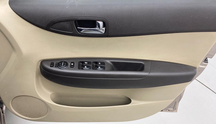 2014 Hyundai i20 SPORTZ 1.2 VTVT, Petrol, Manual, 72,908 km, Driver Side Door Panels Control