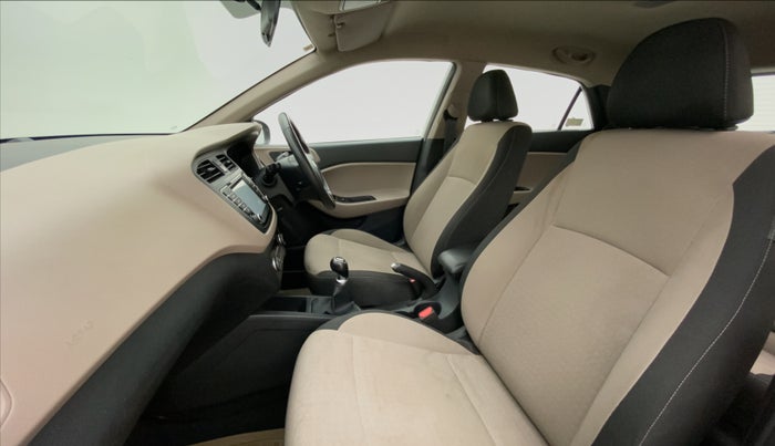 2016 Hyundai Elite i20 ASTA 1.2 (O), Petrol, Manual, 27,976 km, Right Side Front Door Cabin