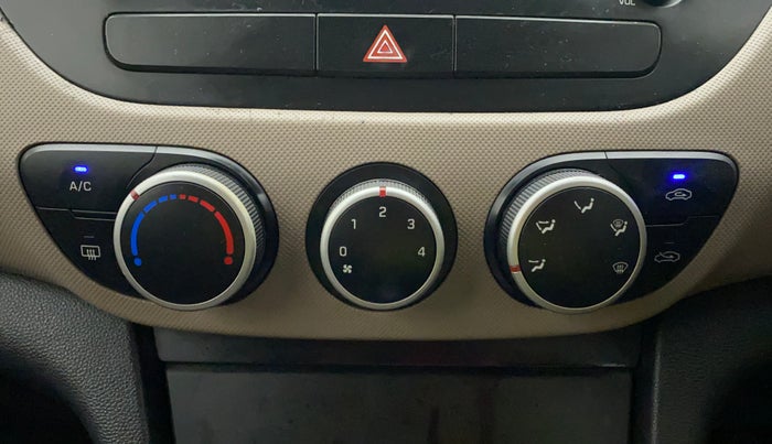 2014 Hyundai Xcent S 1.2, Petrol, Manual, 92,840 km, AC Unit - Directional switch has minor damage