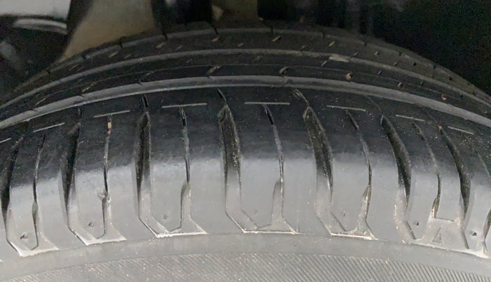 2019 Hyundai Creta 1.6 SX VTVT, Petrol, Manual, 28,596 km, Right Rear Tyre Tread