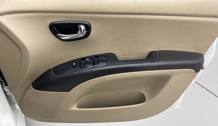 2013 Hyundai i10 MAGNA 1.1 IRDE2, Petrol, Manual, 39,265 km, Driver Side Door Panels Control