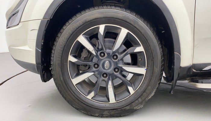 2019 Mahindra XUV500 W11 (O) AT, Diesel, Automatic, 87,992 km, Left Front Wheel