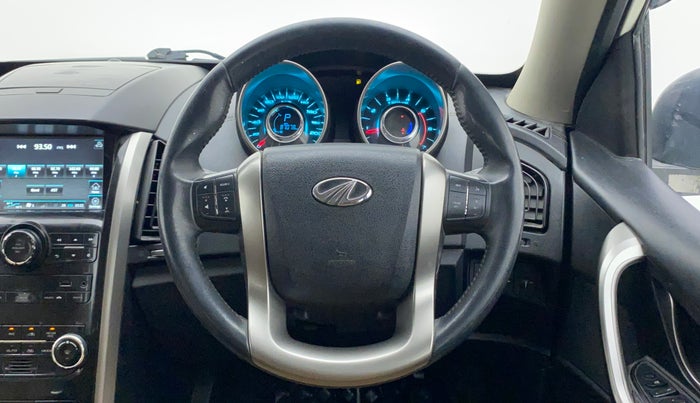 2019 Mahindra XUV500 W11 (O) AT, Diesel, Automatic, 87,992 km, Steering Wheel Close Up