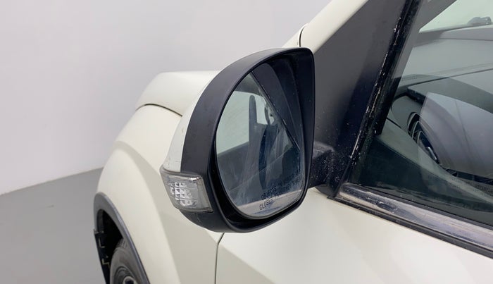 2019 Mahindra XUV500 W11 (O) AT, Diesel, Automatic, 87,064 km, Left rear-view mirror - Mirror has minor damage