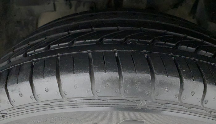 2019 Tata NEXON XZ PETROL, Petrol, Manual, 34,319 km, Left Front Tyre Tread