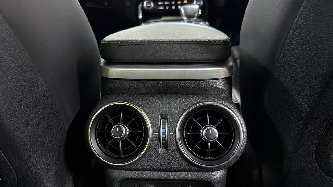 2019 Kia Stinger Gt (black Leather), Automatic, 141621 km, Rear A/C Vent