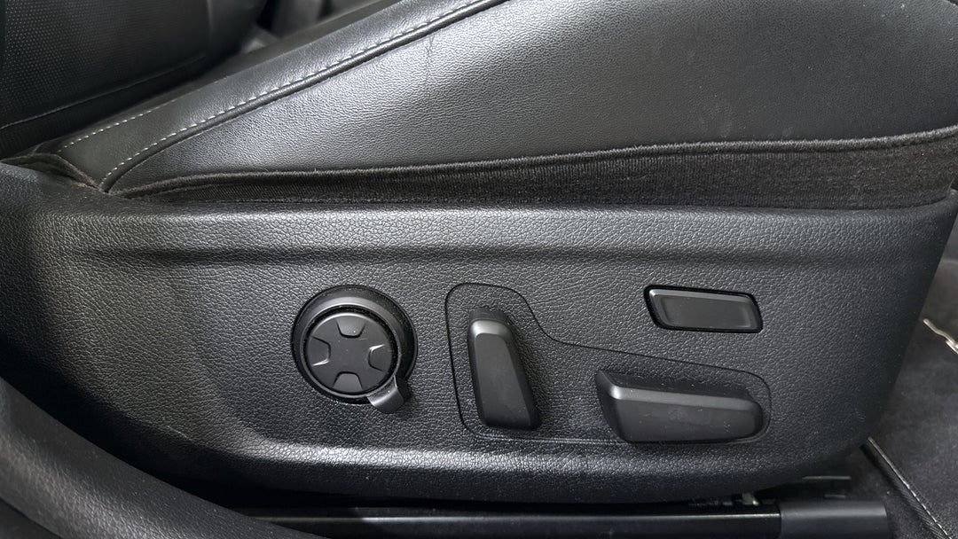 2019 Kia Stinger Gt (black Leather), Automatic, 141621 km, Drivers Side Adjustment Panel