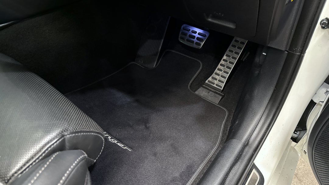 2019 Kia Stinger Gt (black Leather), Automatic, 141621 km, Pedals and Footmat