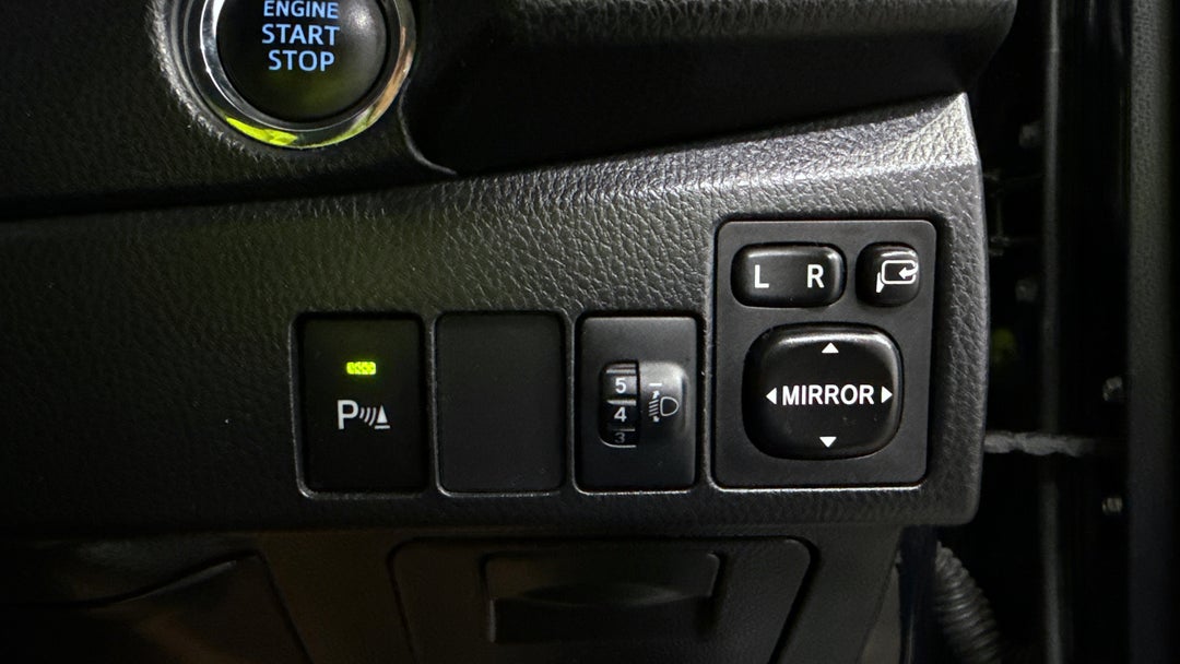 2015 Toyota Corolla Sx, Automatic, 138624 km, Utility Switches/Buttons