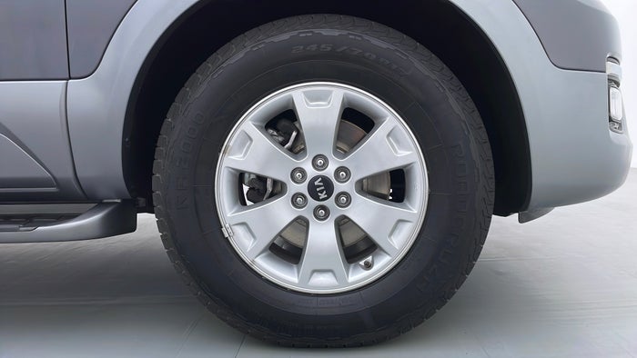 KIA MOHAVE-Right Front Tyre