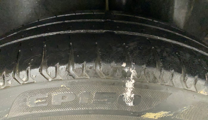 2011 Maruti Swift VXI D, Petrol, Manual, 77,021 km, Left Rear Tyre Tread