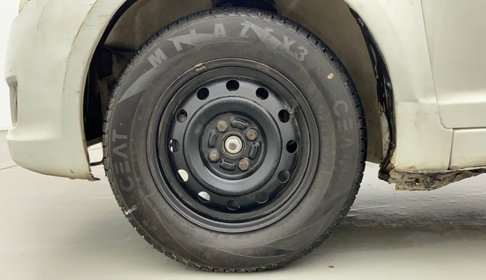 2011 Maruti Swift VXI D, Petrol, Manual, 77,021 km, Left Front Wheel