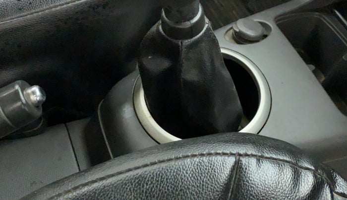2011 Maruti Swift VXI D, Petrol, Manual, 77,021 km, Gear lever - Boot cover slightly torn