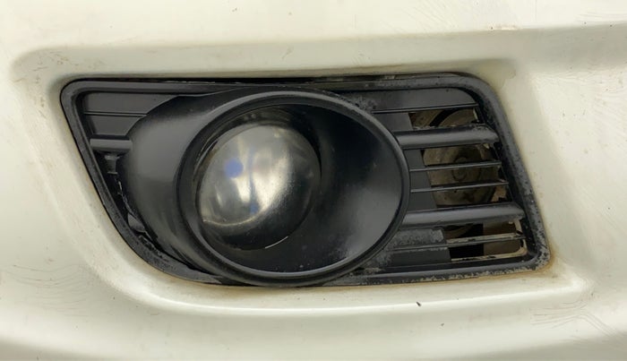 2011 Maruti Swift VXI D, Petrol, Manual, 77,021 km, Right fog light - Not working