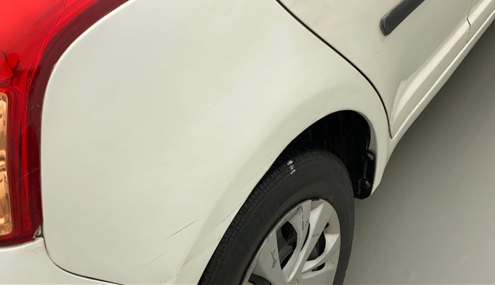 2011 Maruti Swift VXI D, Petrol, Manual, 77,021 km, Right quarter panel - Minor scratches
