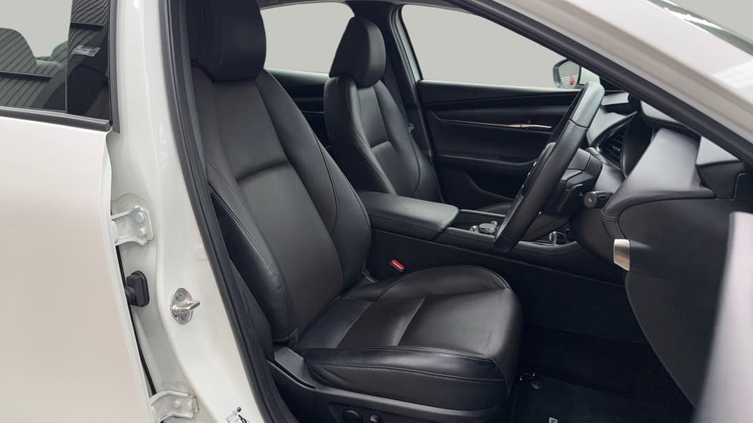2024 Mazda 3 G25 Gt, Automatic, 22521 km, Right Side Front Door Cabin View