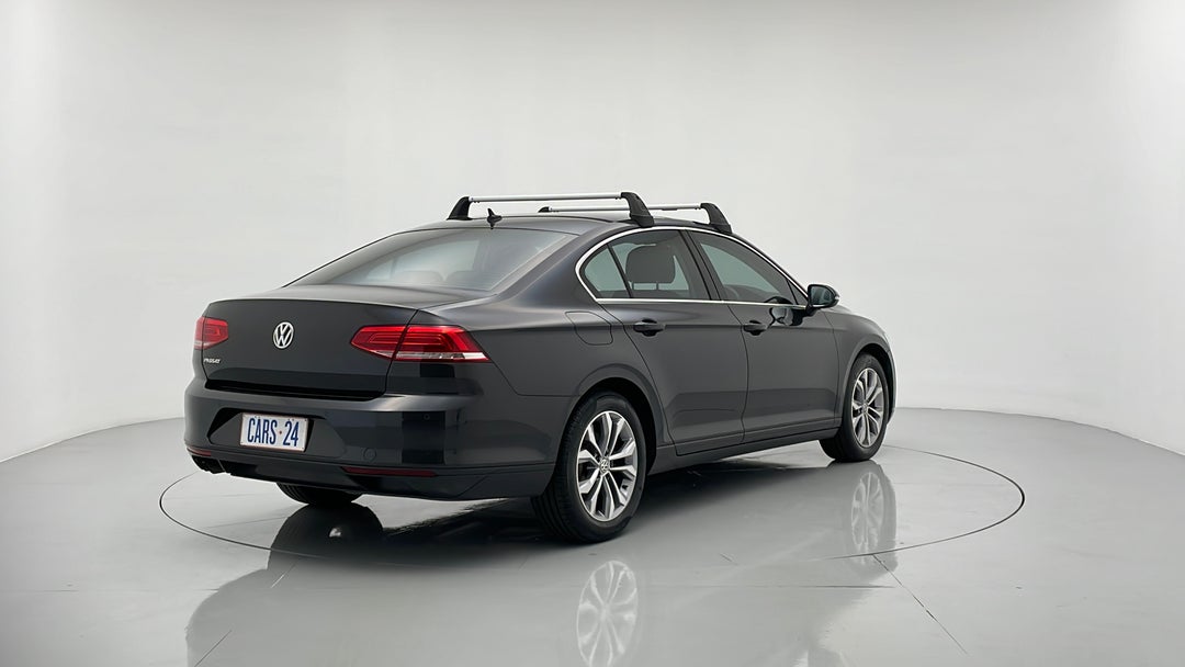 Right Back Diagonal (45- Degree) View