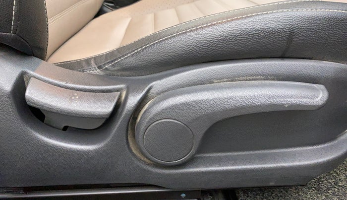 2015 Hyundai Elite i20 SPORTZ (O) 1.4, Diesel, Manual, 63,577 km, Driver Side Adjustment Panel