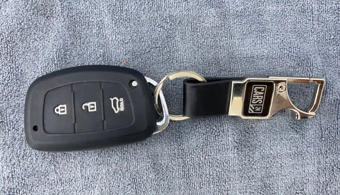 2015 Hyundai Elite i20 SPORTZ (O) 1.4, Diesel, Manual, 63,577 km, Key Close Up