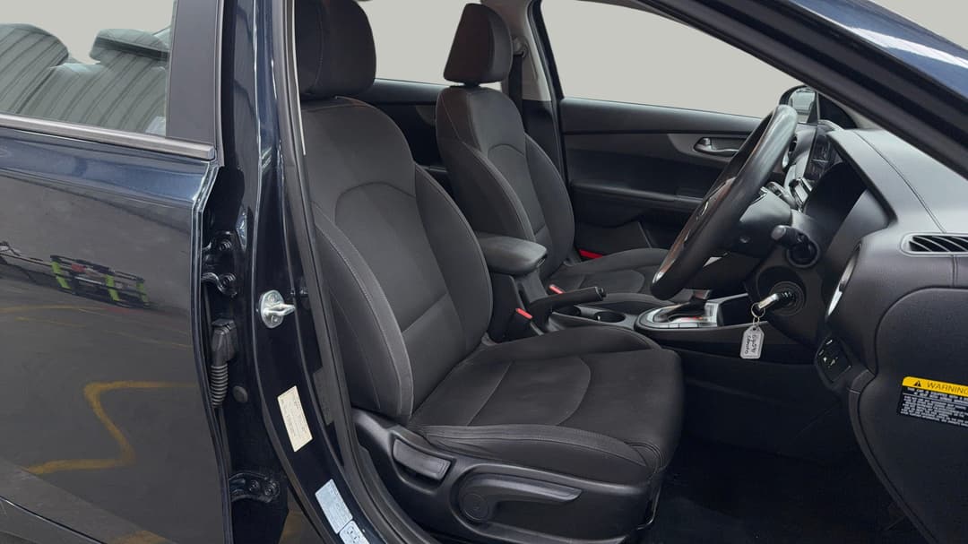 2019 Kia Cerato S, Automatic, 117213 km, Right Side Front Door Cabin View