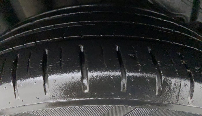 2019 Ford New Figo 1.2 TITANIUM BLU, Petrol, Manual, 15,986 km, Right Front Tyre Tread
