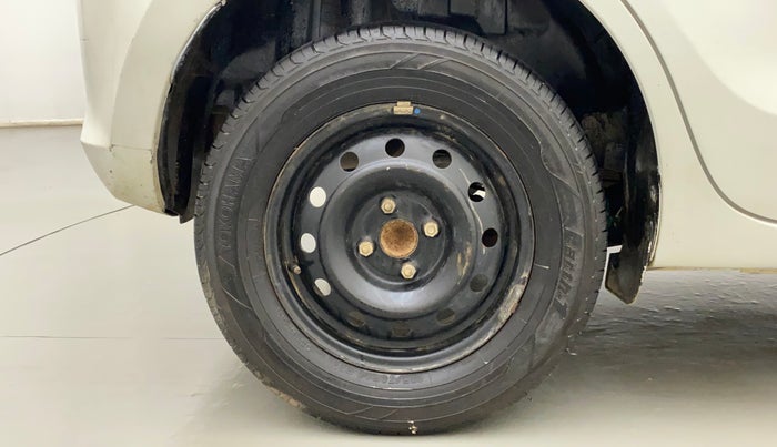 2018 Maruti Swift VDI, Diesel, Manual, 66,434 km, Right Rear Wheel