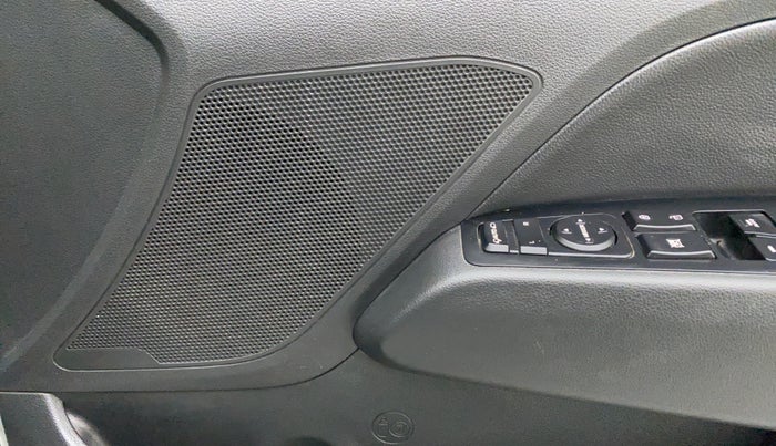 2017 Hyundai New Elantra 2.0 SX(O) AT PETROL, Petrol, Automatic, 51,616 km, Speaker