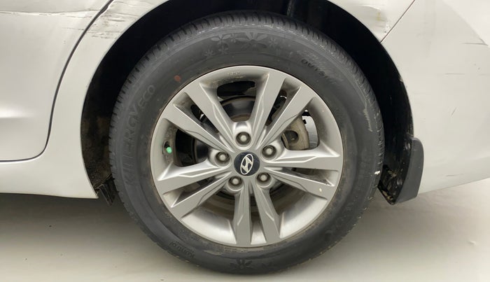 2017 Hyundai New Elantra 2.0 SX(O) AT PETROL, Petrol, Automatic, 51,616 km, Left Rear Wheel