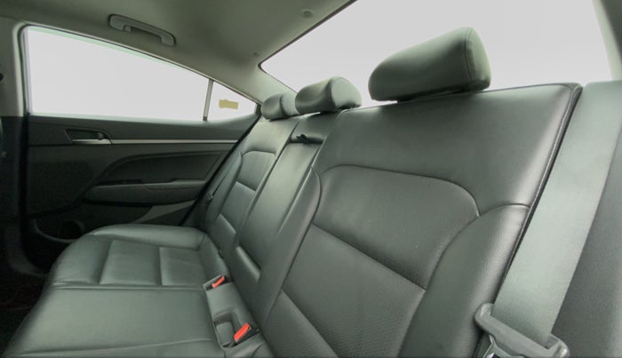 2017 Hyundai New Elantra 2.0 SX(O) AT PETROL, Petrol, Automatic, 51,616 km, Right Side Rear Door Cabin