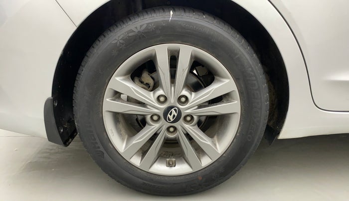2017 Hyundai New Elantra 2.0 SX(O) AT PETROL, Petrol, Automatic, 51,616 km, Right Rear Wheel