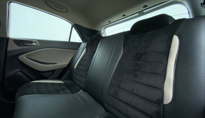2016 Hyundai Elite i20 SPORTZ 1.2, Petrol, Manual, 18,948 km, Right Side Door Cabin View