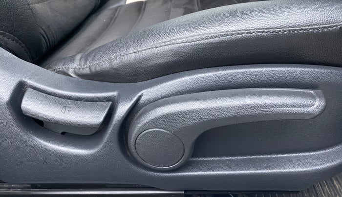 2016 Hyundai Elite i20 SPORTZ 1.2, Petrol, Manual, 18,948 km, Driver Side Adjustment Panel