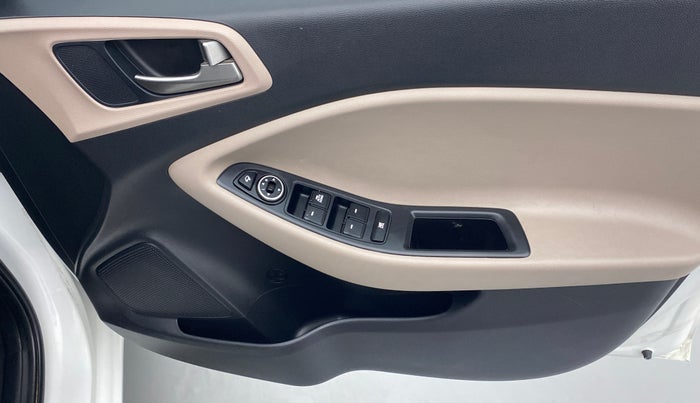 2016 Hyundai Elite i20 SPORTZ 1.2, Petrol, Manual, 18,948 km, Driver Side Door Panels Control